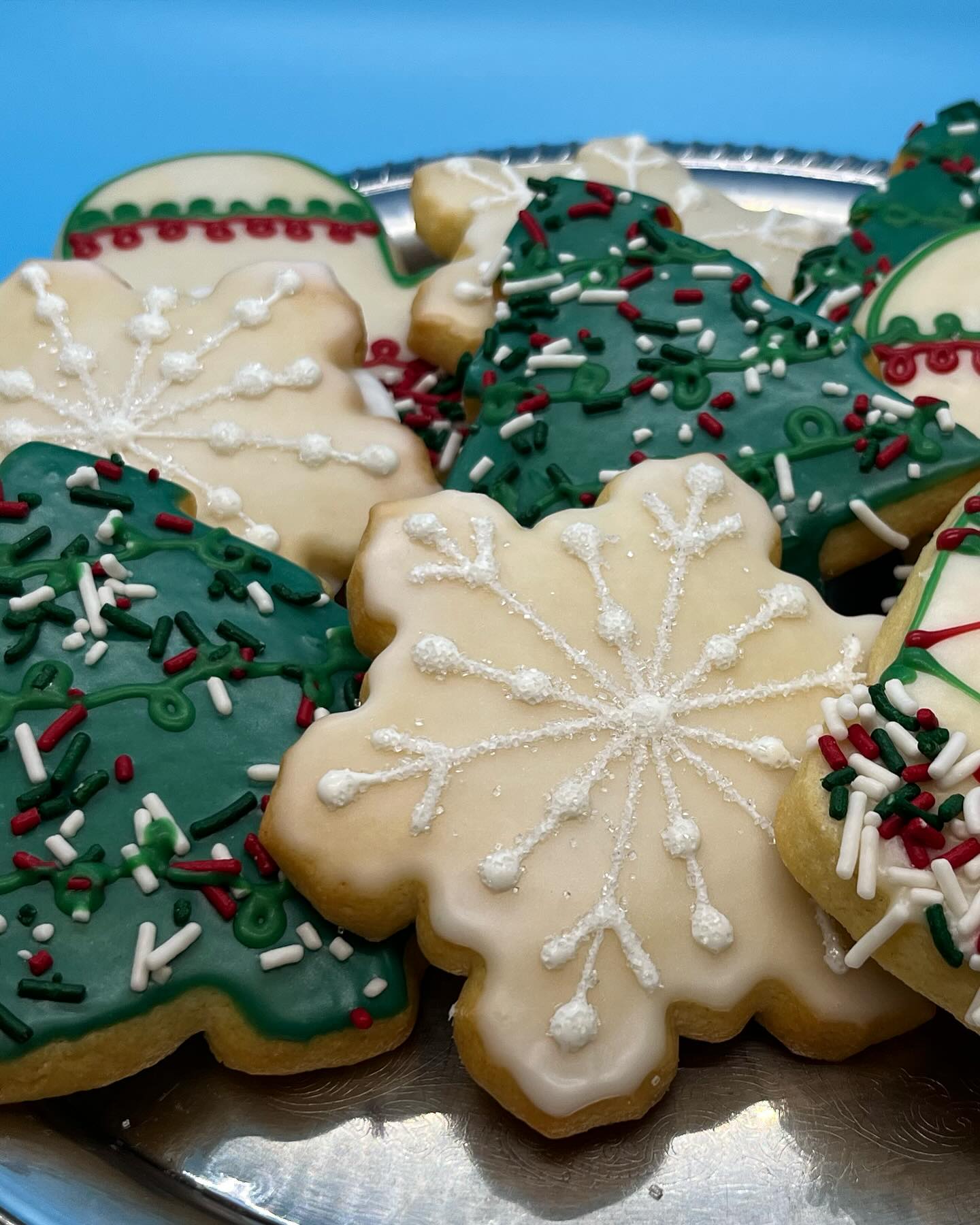 7 more days to order for the holidays! Online orders close on December 18th. Don’t miss out on your chance to bring Batch cheer to your gatherings this year!